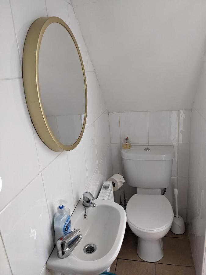 Apartmán Quiet Comfortable Patcham Studio Free Parking Hallway Shared With Host Hove Exteriér fotografie