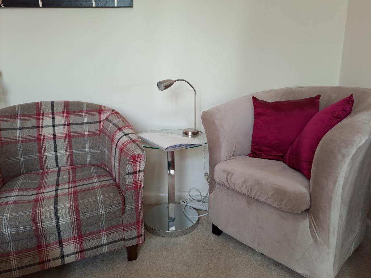 Apartmán Quiet Comfortable Patcham Studio Free Parking Hallway Shared With Host Hove Exteriér fotografie