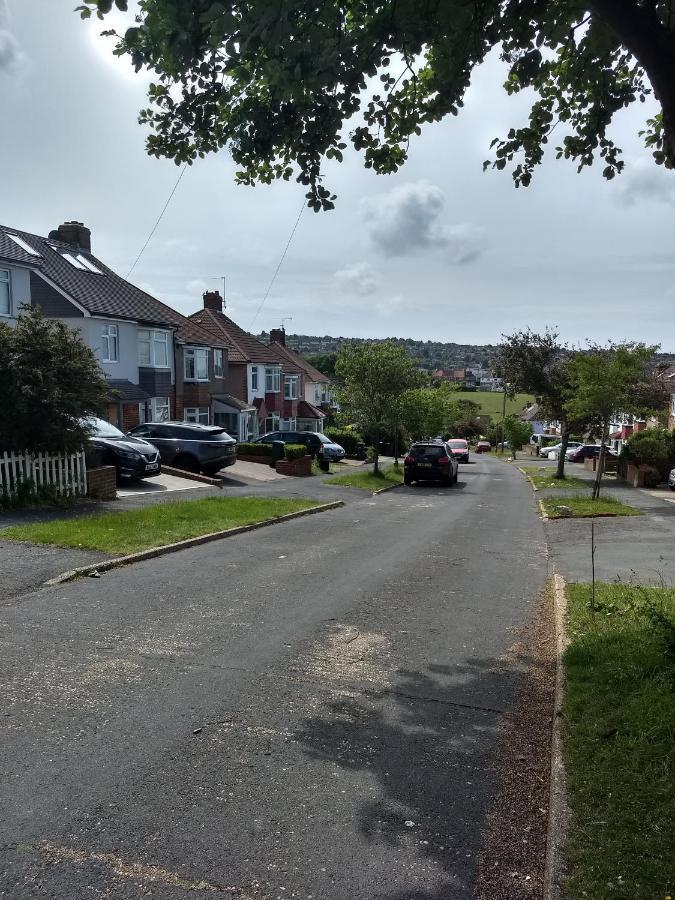 Apartmán Quiet Comfortable Patcham Studio Free Parking Hallway Shared With Host Hove Exteriér fotografie